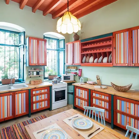 Labyrinthos Arts * Rhodes City